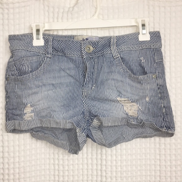 Striped shorts - Picture 1 of 3